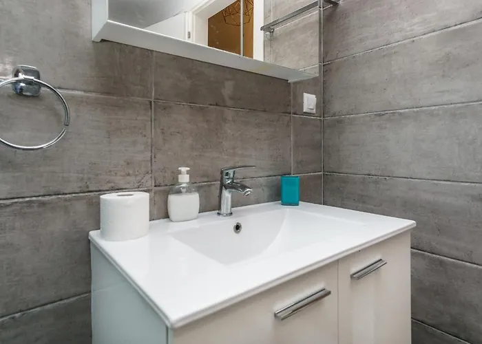 C.4 Red Rose #colony_central_apartment شقة